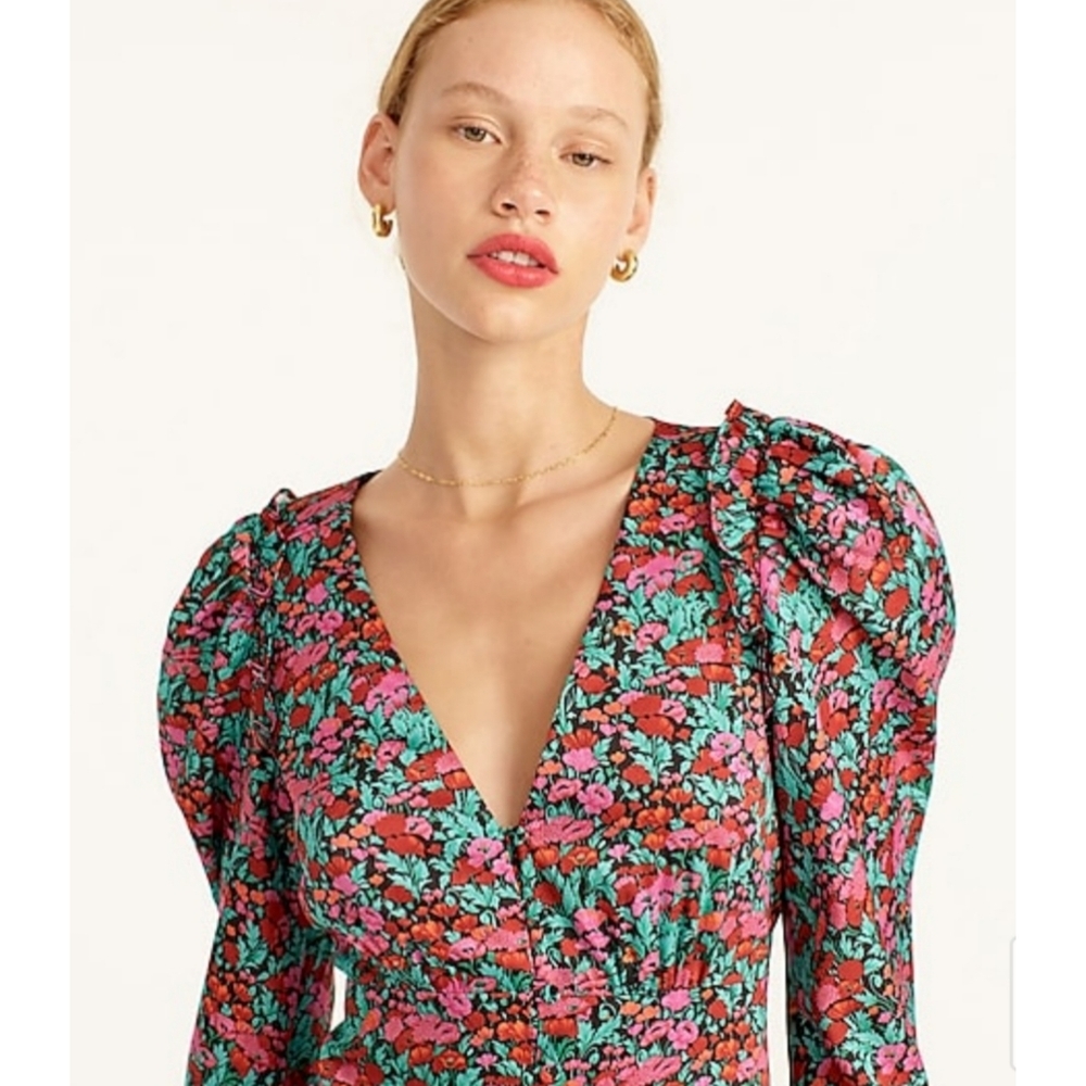 25. J.Crew Drapey puff-sleeve dress in Ratti® Red blooms - Picture 2 of 7